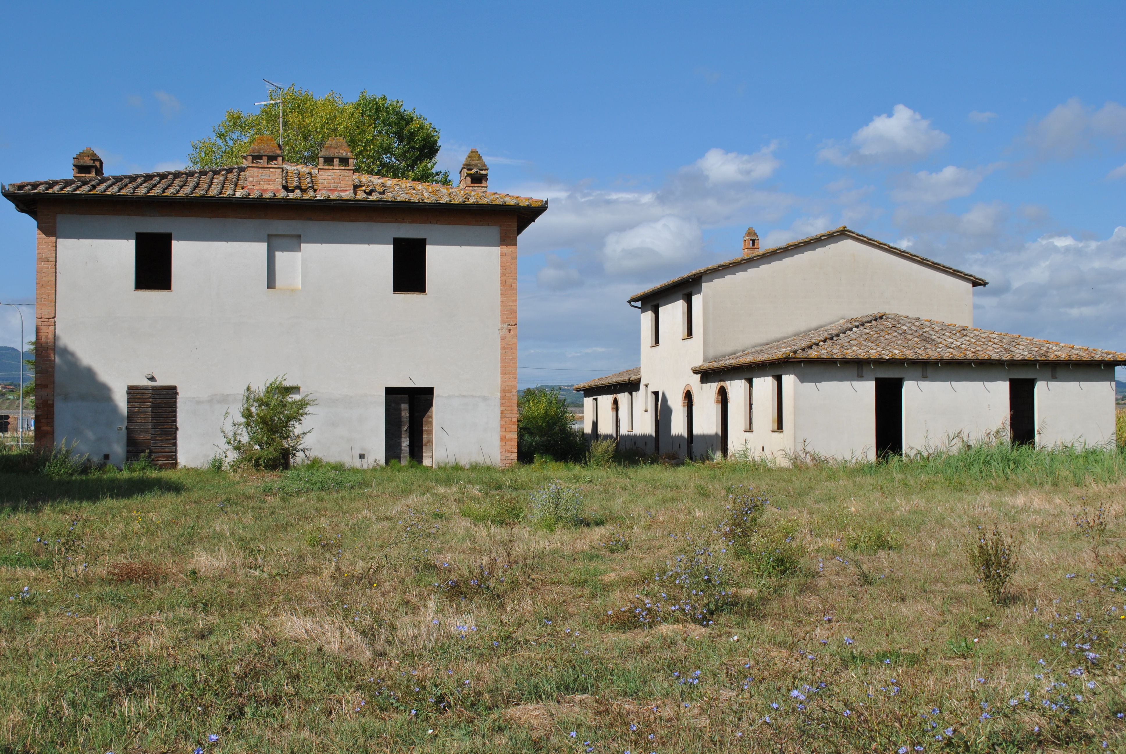 casale al grezzo con dependance